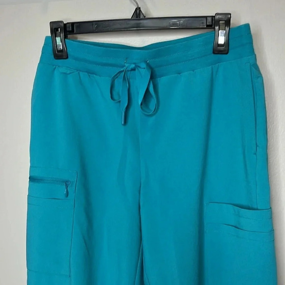 Care and Wear Women's Teal Scrub Set Flexible Material and Lots of Pockets - Picture 7 of 15